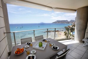 Apartamento (2 Bedrooms) | Sacada