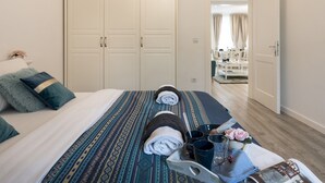2 bedrooms, blackout curtains, soundproofing, iron/ironing board - Modern 2bdr Loft in Old Town - Best Location (Zagreb)