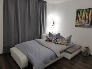 Apartment, 2 Schlafzimmer (incl. Cleaning Fee) | 2 Schlafzimmer, hochwertige Bettwaren, Daunenbettdecken, Minibar