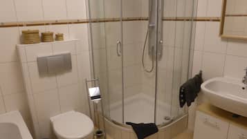 Apartment, 2 Bedrooms (incl. Cleaning Fee) | Bathroom | Separate bathtub and shower, deep-soaking bathtub, rainfall showerhead