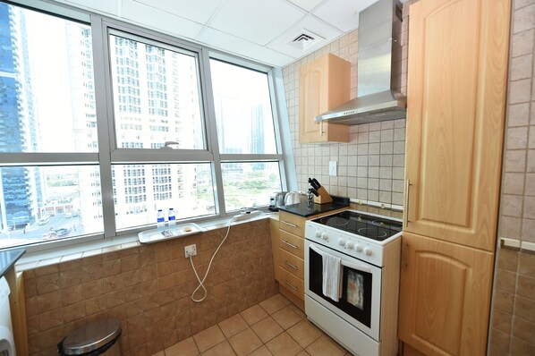 Apartment (Awad) | Private kitchen | Fridge, oven, stovetop, electric kettle