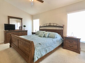 5 bedrooms, in-room safe, WiFi, bed sheets