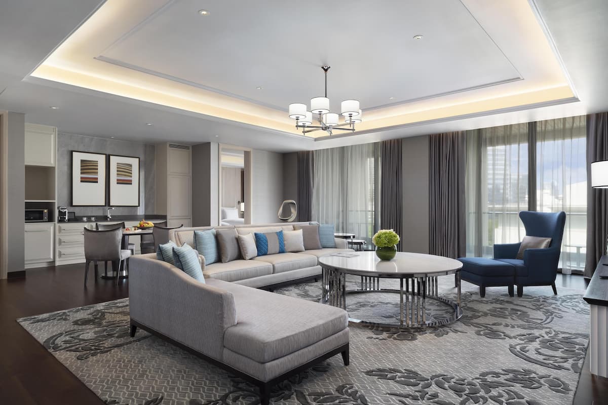 Suite (Grand Executive) | Minibar (inkludert), safe på rommet og skrivebord