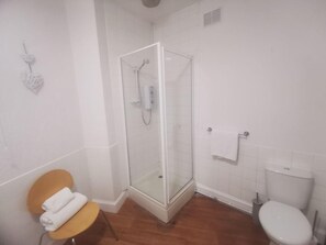 Bathroom - The Saddle Inn (York)