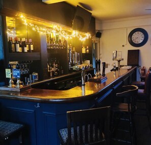 Bar (on property) - The Saddle Inn (York)