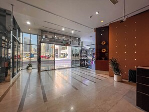 Lobby - Goldcrest Executive (Dubai)