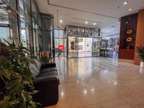 Lobby - Goldcrest Executive (Dubai)