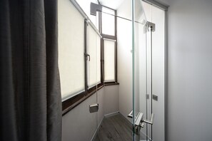 Căn hộ, ban công | Ban công