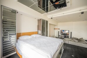 Luxury-Apartment
