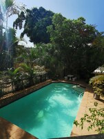 2 piscinas al aire libre