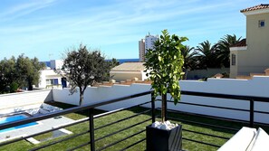 Property grounds - Detached villa private pool and sea views (Sotogrande)