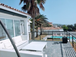 Terrace/patio - Detached villa private pool and sea views (Sotogrande)