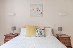 2 chambres, fer et planche à repasser, lit de bébé (supplément)