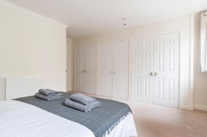 2 sovrum, strykjärn/strykbräda, barnsängar och gratis wi-fi