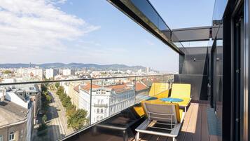 Retro Room | Balcony view