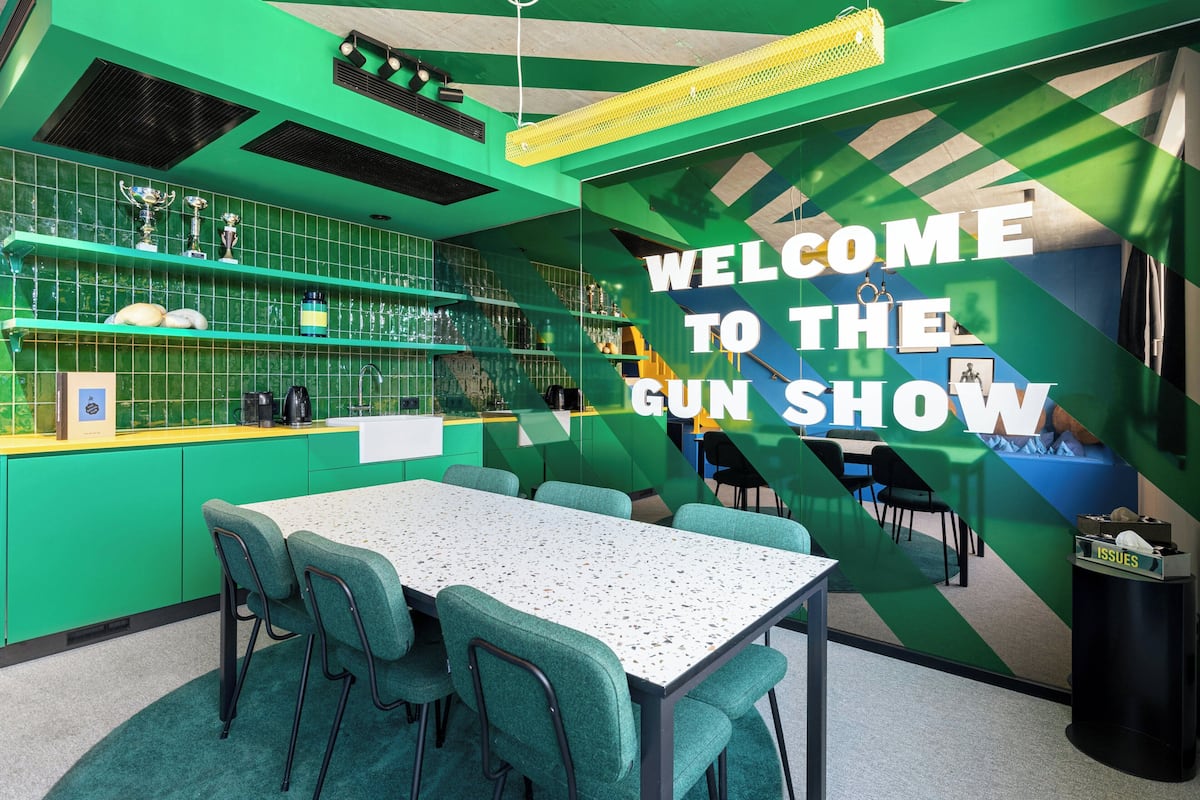 Retro Room | In-room safe, desk, laptop workspace, soundproofing