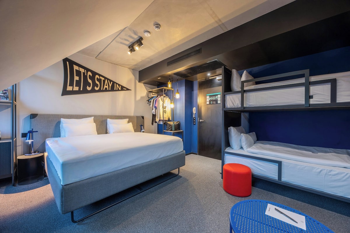 Family Quadruple Room | In-room safe, desk, laptop workspace, soundproofing