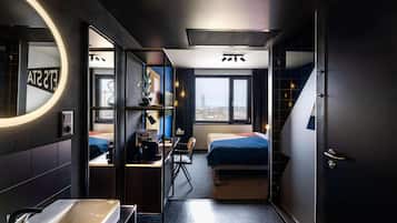 Safe på rommet, skrivebord, skrivebord for bærbar PC og lydisolert