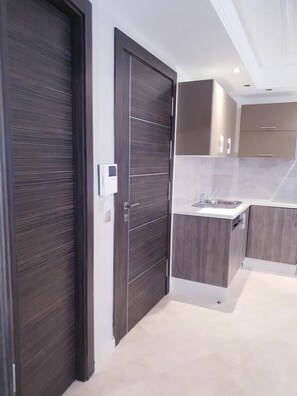 Familienapartment, 1 Schlafzimmer | Eigene Küche | Kühlschrank, Mikrowelle, Ofen, Herdplatte