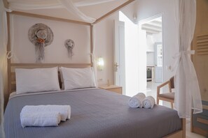 5 bedrooms, in-room safe, individually decorated, individually furnished - Cloud Nine Villa Mykonos (Mykonos)