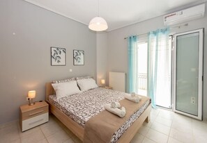 Apartment | 2 bedrooms, desk, iron/ironing board, free WiFi - Thano's Stylish Flat, Just 150m To The Beach (Kalamata)