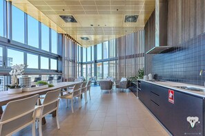 Interior - KOZYGURU | South Brisbane | Kozy 1Bed APT + FREE Parking | BRISBANE ONE (South Brisbane)