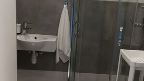 Huoneisto, 1 makuuhuone, kaupunkinäköala | Kylpyhuone