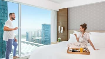 Hypo-allergenic bedding, minibar, in-room safe, desk