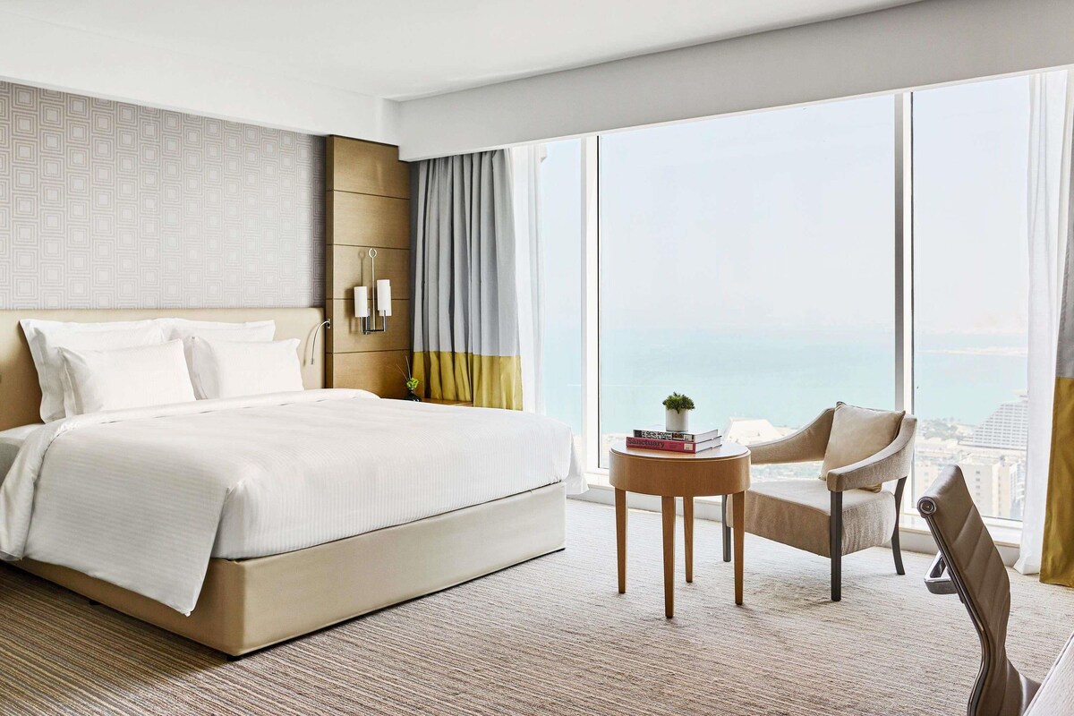 Superior Room, 1 King Bed