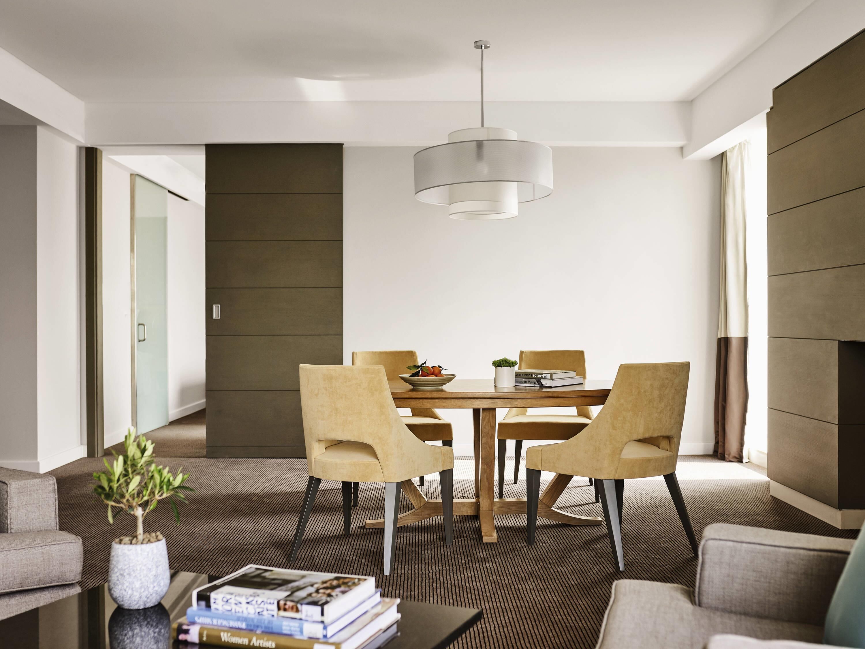 Suite Deluxe, 1 llit de matrimoni gran, accés a la sala del club (Deluxe) | Roba de llit hipoal·lergògena, minibar i caixa forta a l'habitació 