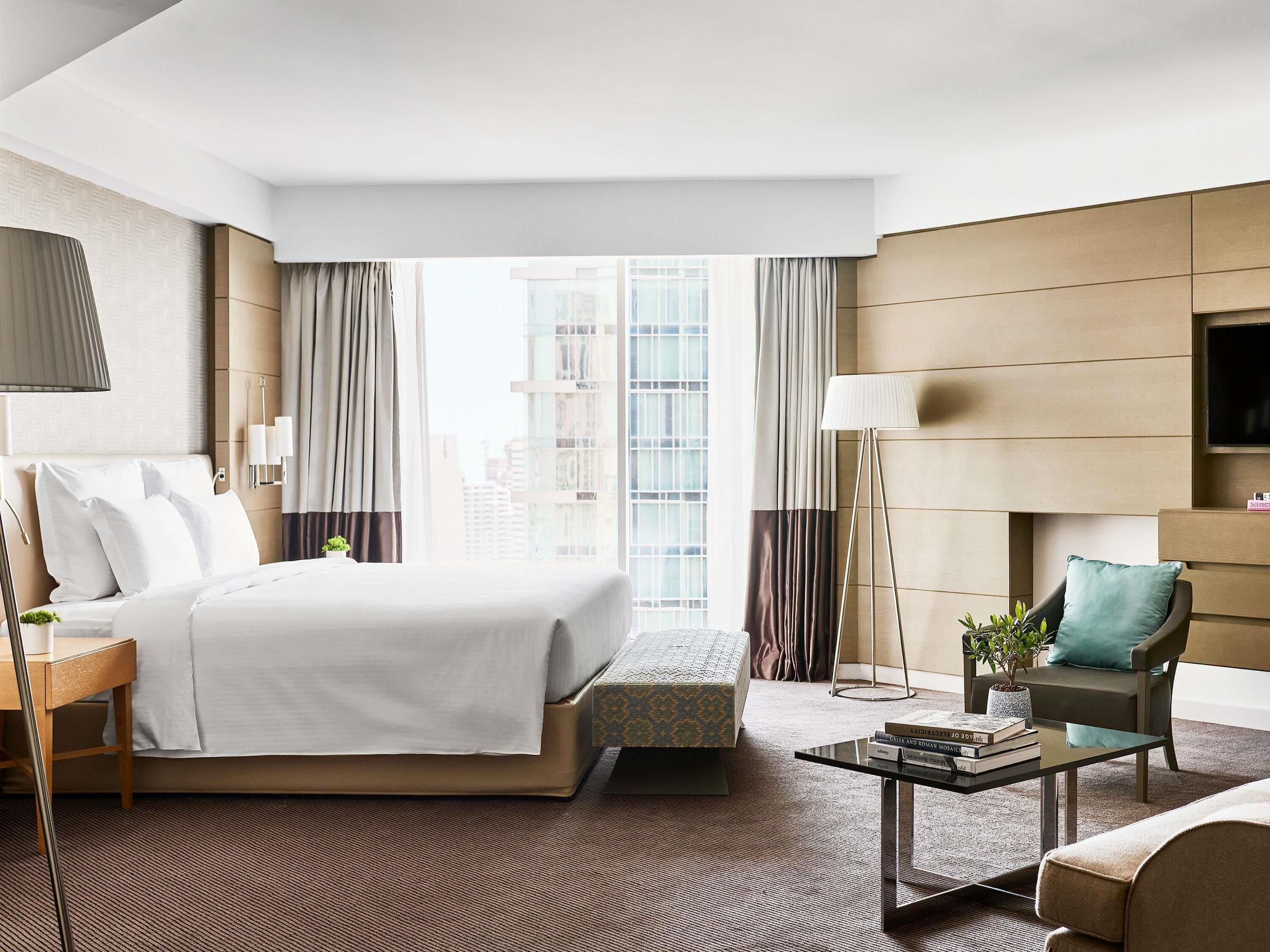 Suite ejecutiva, 1 cama King size, con acceso al salón lounge del club | Ropa de cama hipoalergénica y minibar 