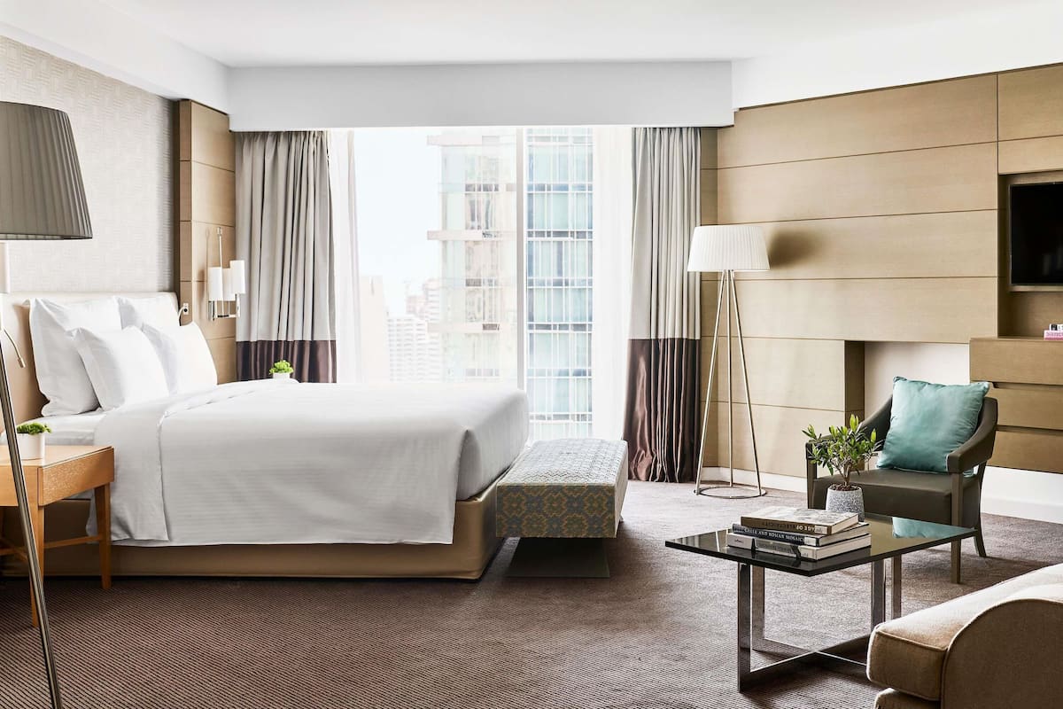 Suite ejecutiva, 1 cama King size, con acceso al salón lounge del club | Ropa de cama hipoalergénica y minibar