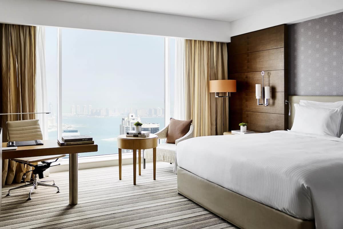 Hypo-allergenic bedding, minibar, in-room safe, desk