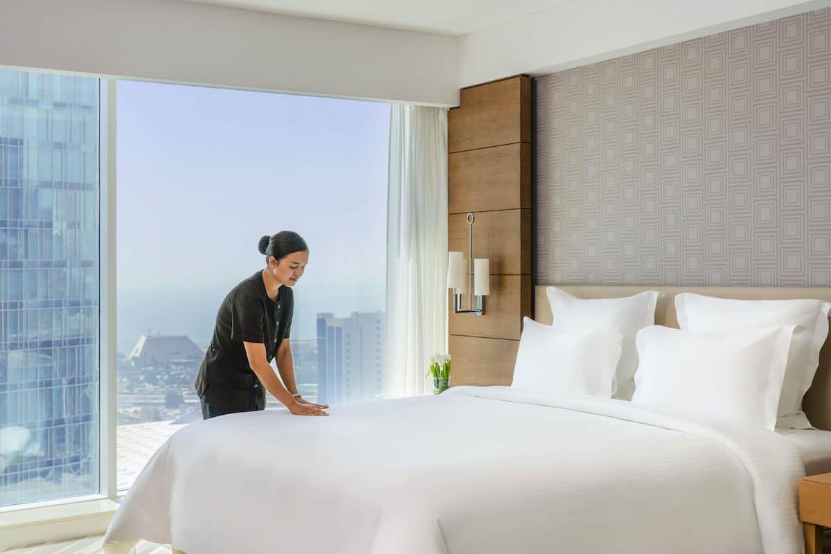Superior Room, 1 King Bed, Club lounge access