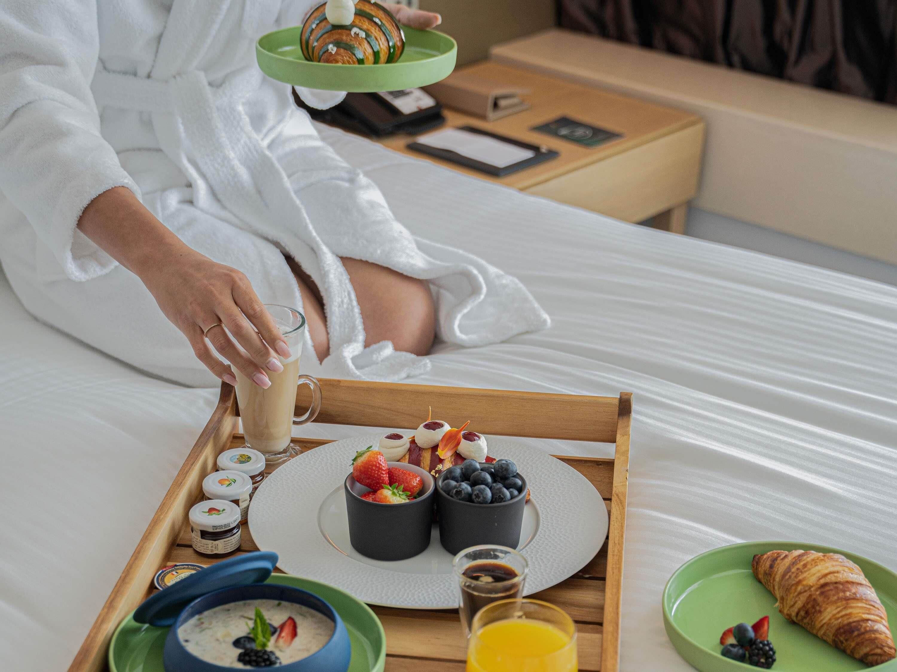 Allergikerbettwaren, Minibar, Zimmersafe, Schreibtisch