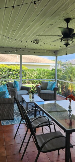 Property grounds - Robin's Nest - Sailboat access to Gulf of Mexico - sun ALL day! (Cape Coral)