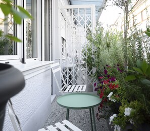 Terrace/patio - OLIVE TREE Suite by Athenian Sensations Apartments & Suites (Athina)