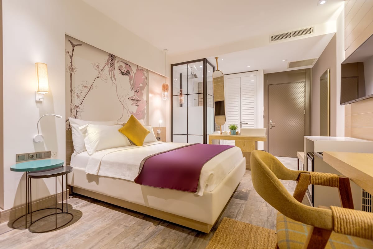 Deluxe Double Room, Sea View | Premium bedding, memory-foam beds, minibar, in-room safe