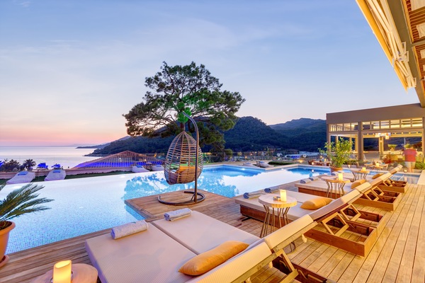 Outdoor pool, open 10:00 AM to 11:00 PM, pool umbrellas, sun loungers