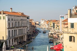 Exterior - CANAL VIEW- SPIRES BRIDGE (Venezia)