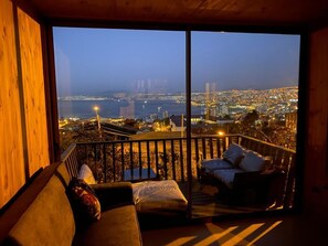 Panoramic Studio Suite | Balcony - Hostal Faro Azul (Valparaiso)