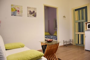 Standard Apartment, 1 Bedroom | Living area - B&B Via Roma (Bernate Ticino)