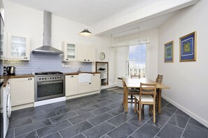 Private kitchen - The New Town Apartment nr Drummond Place (Edinburgh)