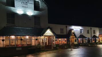 Façade de lâhĂ©bergement - soirĂ©e/nuit