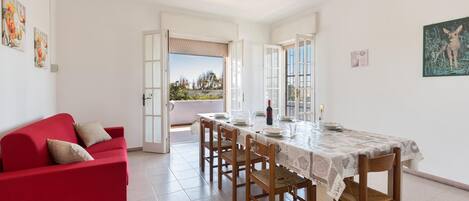 Standard Apartment, 2 Bedrooms (Appartamento Primo Piano) | Living area