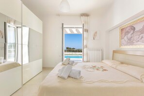 Comfort House, 3 Bedrooms | Iron/ironing board - Villa Specchia (Carovigno)