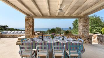 Rumah Comfort, 5 kamar tidur | Teras/patio