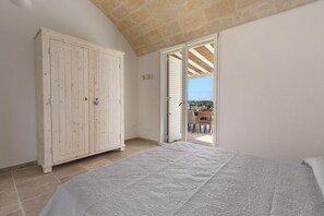 Comfort House, 4 Bedrooms | 4 bedrooms, iron/ironing board, free WiFi - Villa Eneide (Salve)