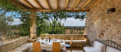 Comfort House, 5 Bedrooms | Terrace/patio