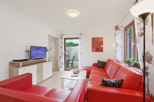 独立别墅, 5 间卧室 | 客厅 | 40-英寸液晶电视 （配备卫星频道）、电视